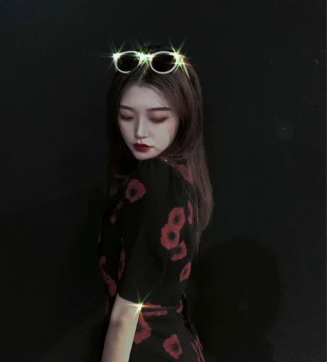法国小众ins度假连衣裙女夏新款法式复古V...