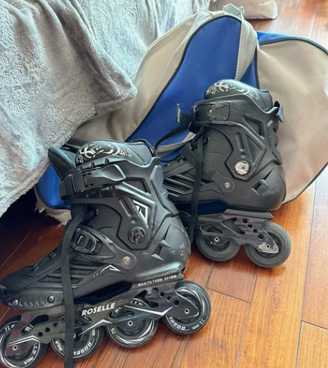 黑色男女旱冰鞋，带一个旱冰鞋包，尺码看图3...