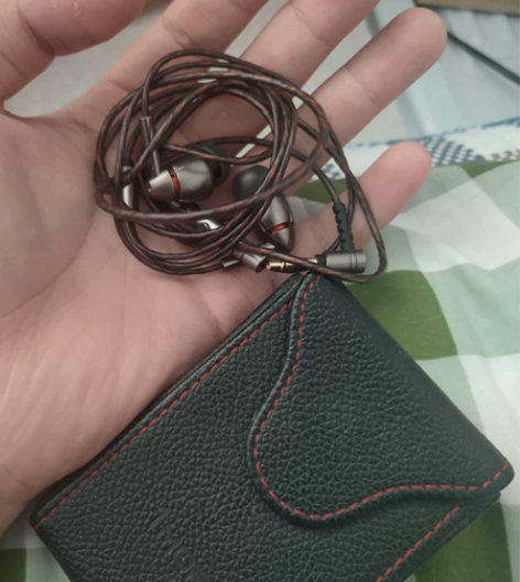 万魔4单元有线耳机，包装配件齐全，不是工厂...