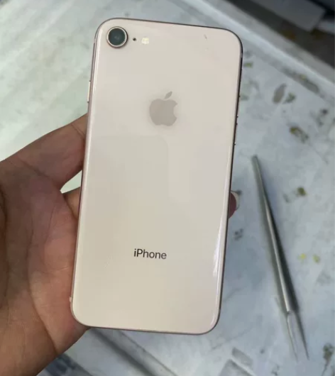 出一台苹果8  64G 纯原  原到每一颗...