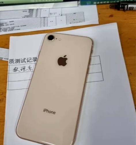 iPhone苹果8 金色 64g 美版插卡...