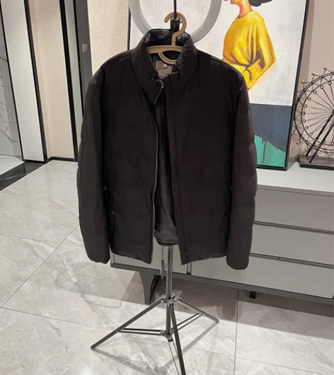 品牌男士羽绒服，170/88的码，含85%...