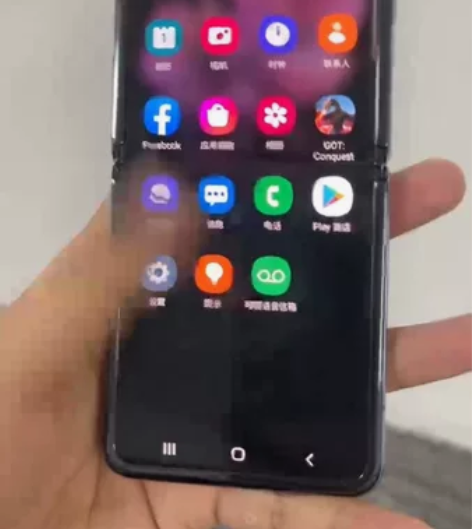 三星f7000瑕疵小黑点，特价950，顺丰...