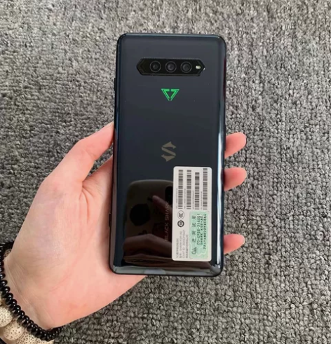 黑鲨 游戏手机 4 (5G) 12+256...