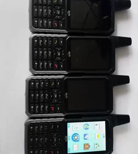 中兴对讲手机4部打包没有其它配件 有...
