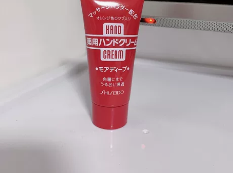 【随单】资生堂尿素红罐护手霜30g滋养保湿...