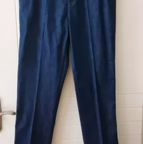 男士31码薄款牛仔裤，做工精致，面料舒适，...