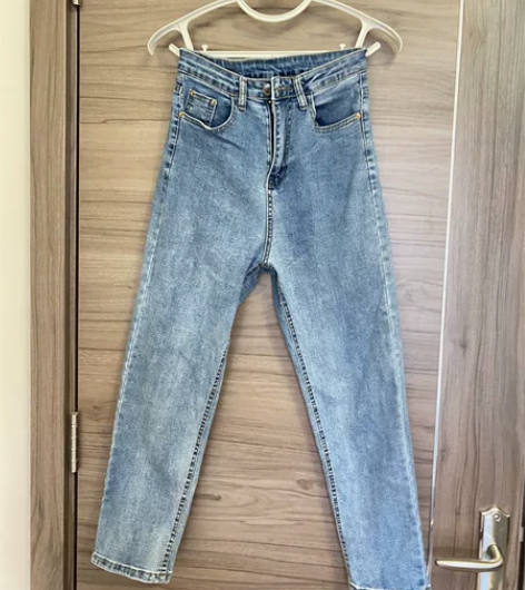 搬家清牛仔裤质量都很好 线下一两百买的一条...