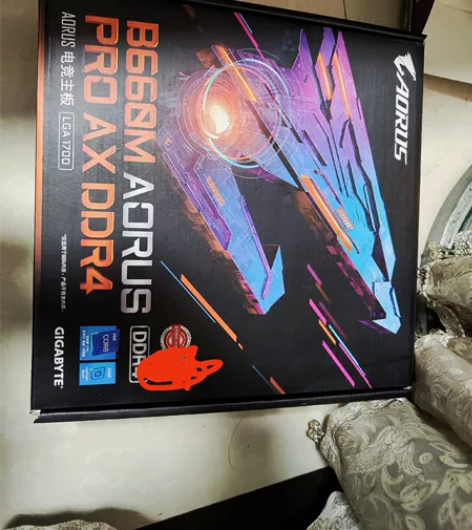 技嘉B660M雪雕主板带WIFI，11月1...