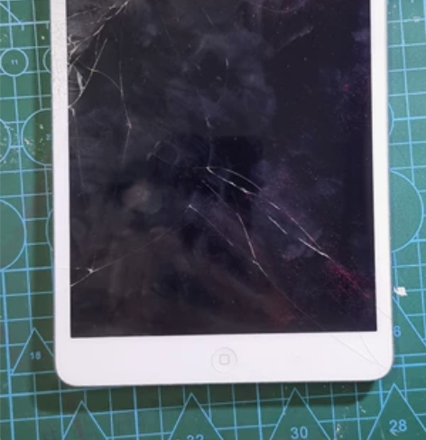 ipad mini一代,外屏碎,触摸屏好的...