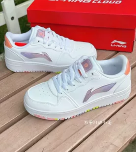 李宁经典休闲板鞋  女款白紫色 货号：AG...