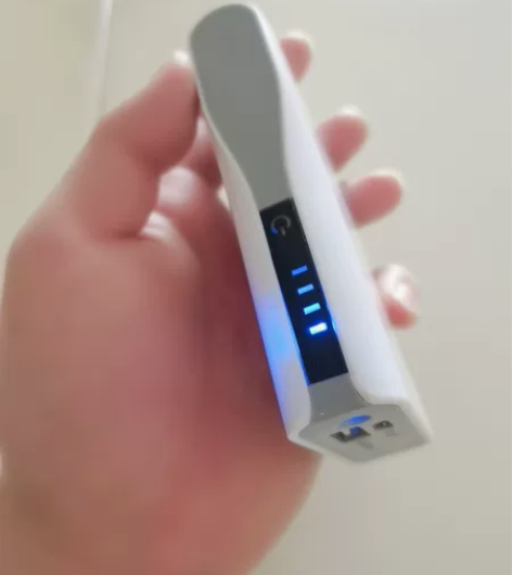 闲置充电宝 12000毫安 自带手电筒，低...