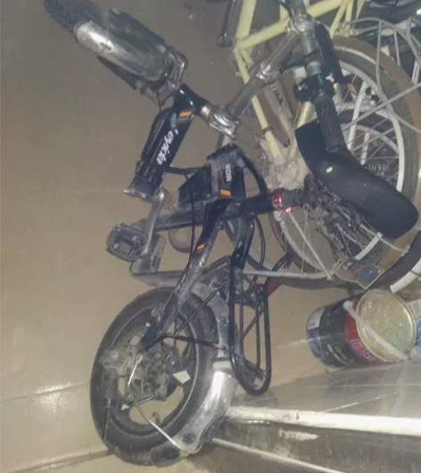 乐益达电动车折叠接口断了，其他都是好的，当...