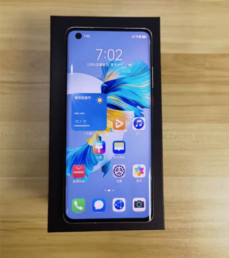 华为Mate40，8+128，麒麟9000...