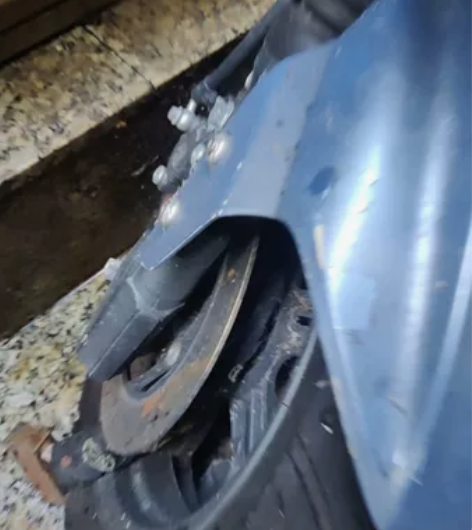 台铃虎贲超跑版电动车,外观如图,划痕较多,...