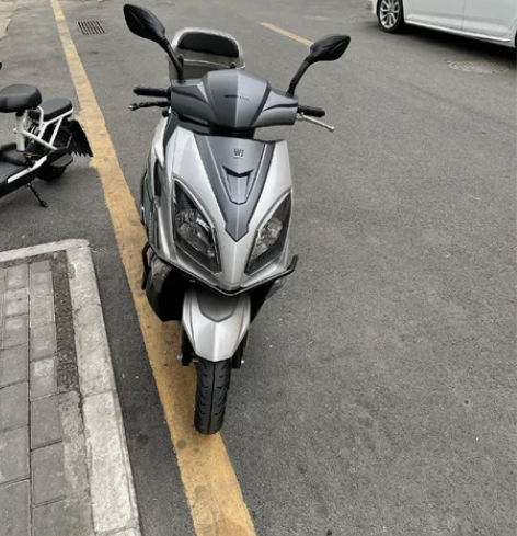 新款风行125cc踏板摩托车燃油国四省油电...