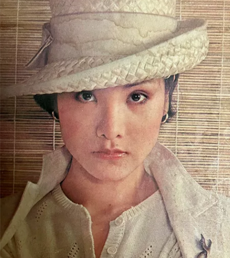 楊雅卉：主唱电影“冰點”全部插曲原声带 黑...