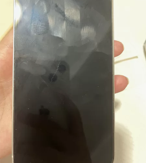出一个苹果12,电池容量还有79%,无刮痕...