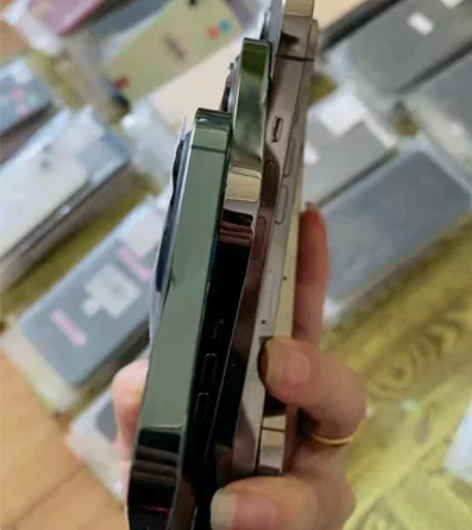 12pro Max 128一点点小划痕 价...