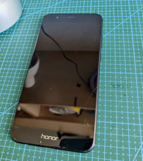 荣耀V9，屏幕有裂痕，其余正常，6+64 ...