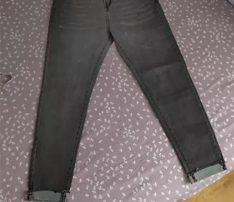 全新翻边牛仔裤，高级灰，裤长翻边约97，翻...