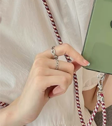 手机挂绳，一套孔孝真同款色，一条灰色。绳子...