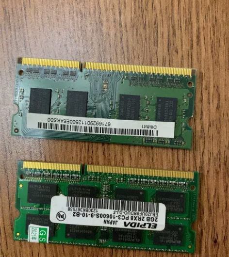笔记本电脑的内存条2根  DDR3 每根是...