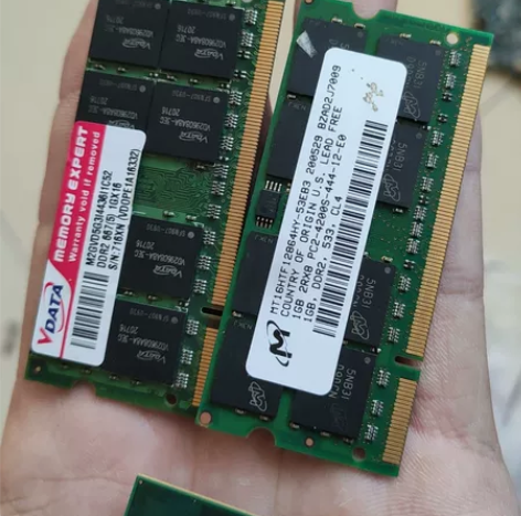 两条1g二代内存,30出惠普6400的cp...