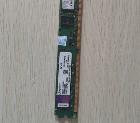 升级换下来的金士顿内存条，4G，1333m...