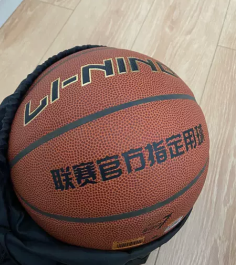 李宁篮球专业正品50 感兴趣的话点“我想要...