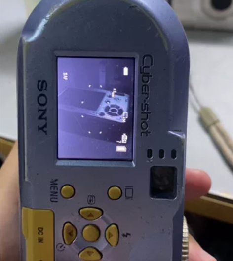 索尼p73索尼 功能正常 成色如图 配件：...