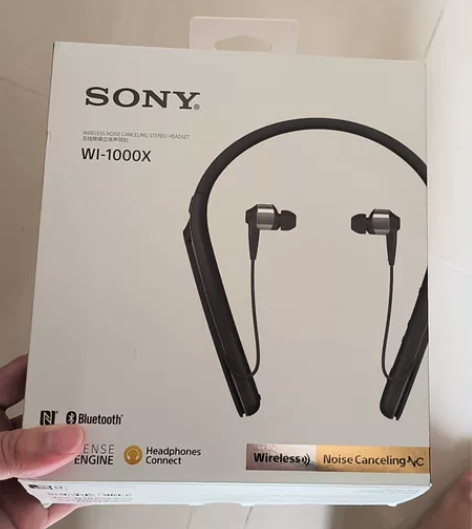 索尼黑色 WI-1000X 耳机。 95成...