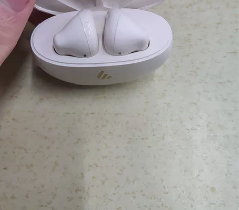 漫步者Z1蓝牙耳机微瑕急出.使用半年不到 ...