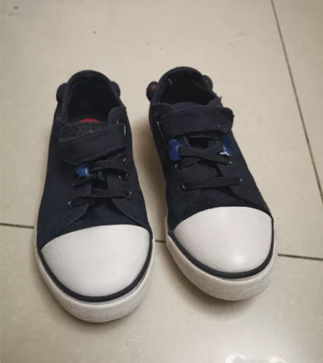 小小朋友的帆布鞋，最近实物照片，内长17厘...