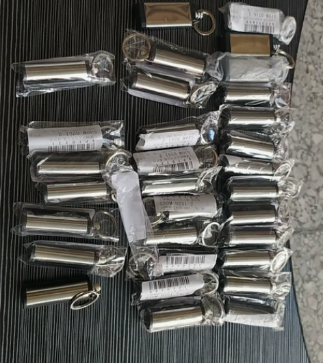 4个15元小火柴打火机不锈钢多功能钥匙扣防...