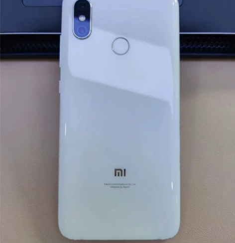 99新 小米8 6+256G白色 感兴趣的...