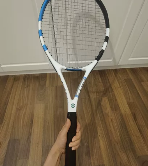 网球拍，报网球课赠送的，放着也不用 超便宜...