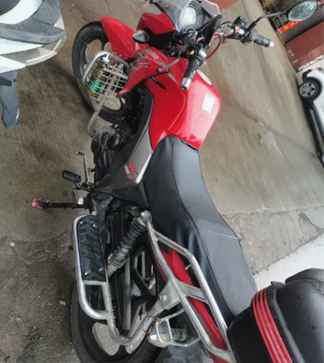 豪爵摩托车。 DK 125.电子仪表盘 感...