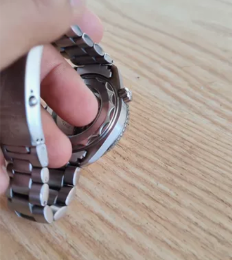 精工玩具手表，什么东西都没有，轻微磨损，要...