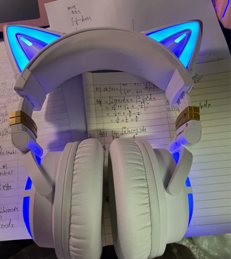 妖舞猫耳头戴式蓝牙耳机，可以连接电脑，手机...