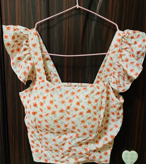 夏天背心均码。 太小,没有穿过。28一件包...