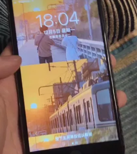 苹果8plus 国航64G   新换的电池...