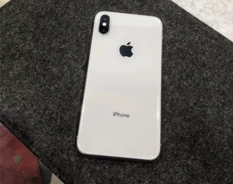 苹果 X 64，国行版本白色。外观成色95...