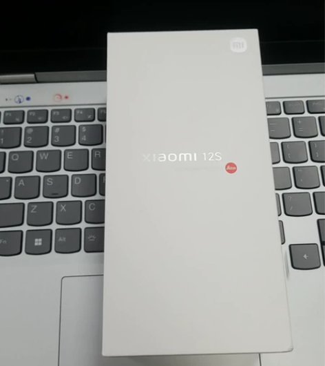 小米12s 8月份买的 12+256几乎没...