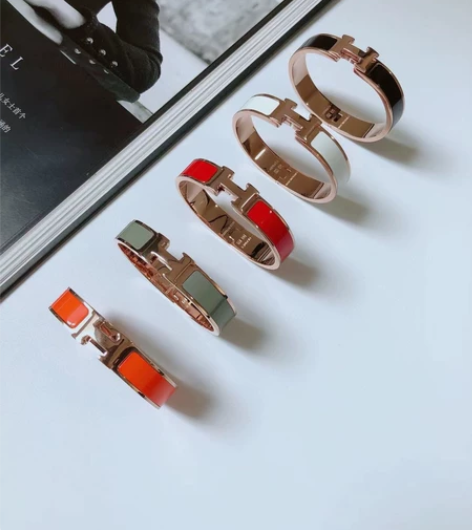 *CLIC珐琅彩H手镯，是爱马仕铁粉必入的...