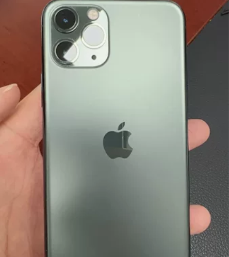 苹果11pro 暗夜绿 64g 外屏右上角...