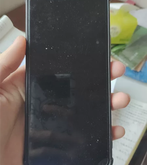 vivo y30使用一年多屏幕完好无修无损...