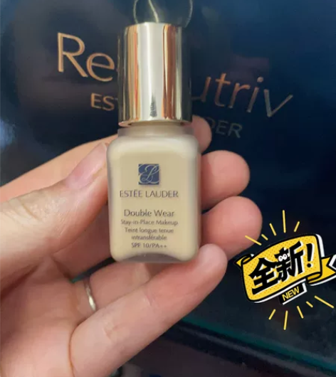 雅诗兰黛D W持妆粉底液，换成白金粉底了，...