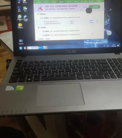 华硕X550cc 自用 屏幕坏了两...