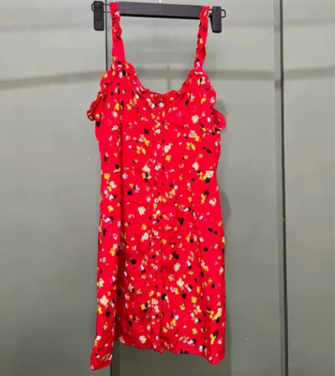 适合出去玩儿的时候穿 超级出片衣长8016...